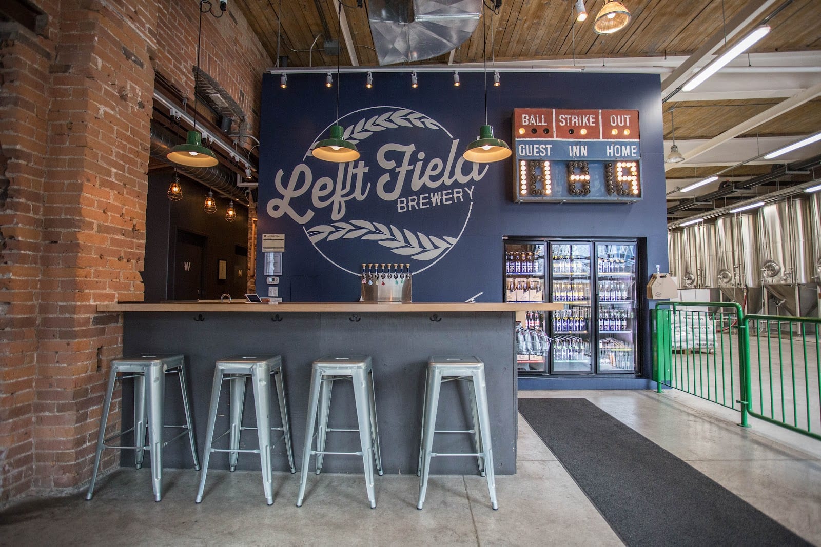 Left Field Brewery (Leslieville), photo 4