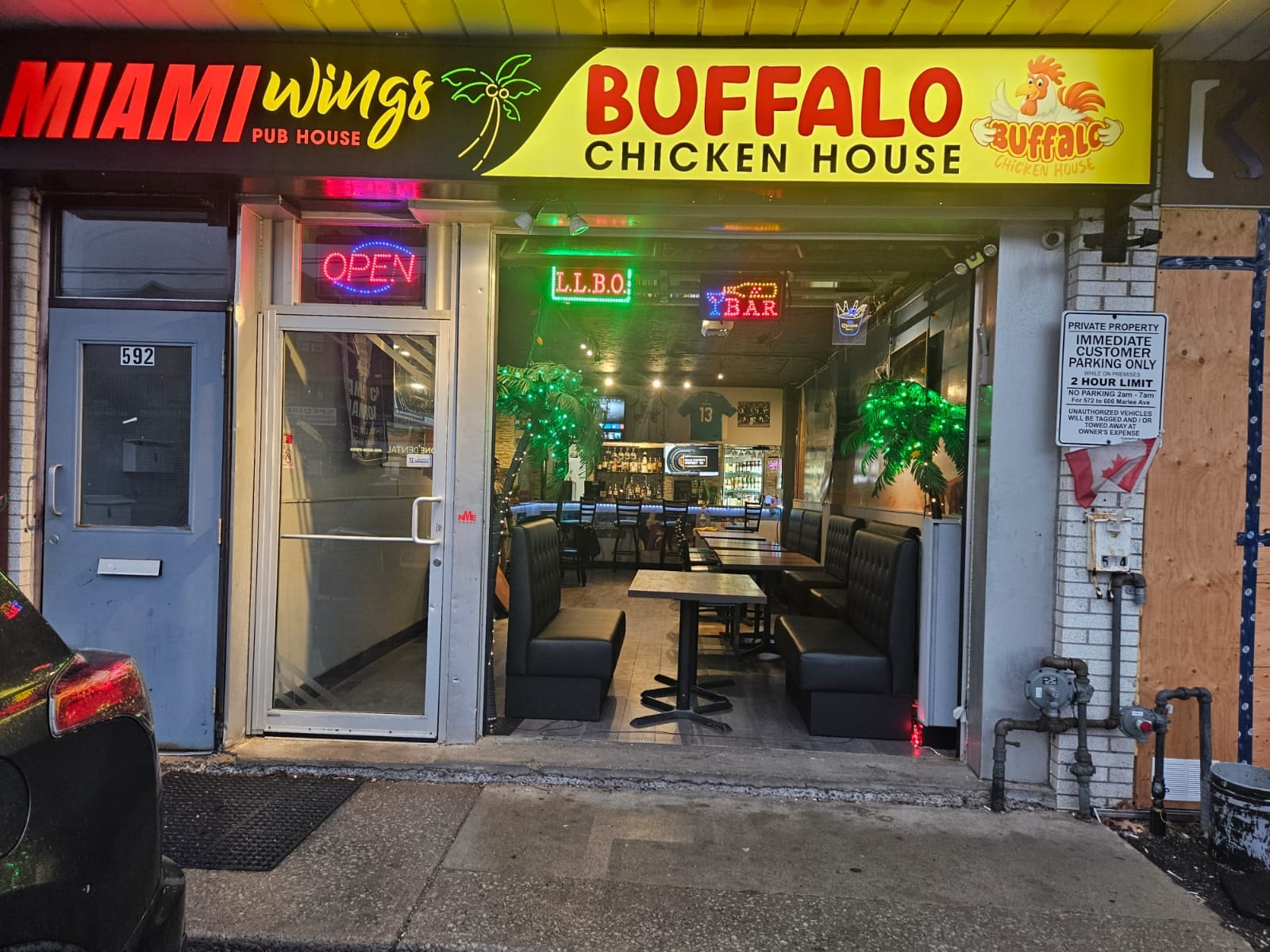 Miami Wings Pub House / Buffalo Chicken House, photo 2
