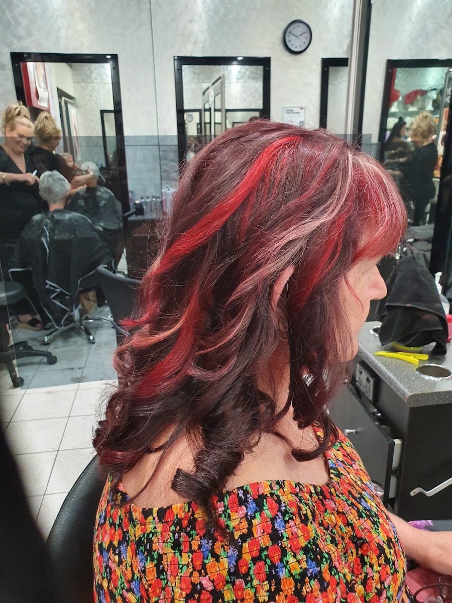 M Hair & Co., photo 2