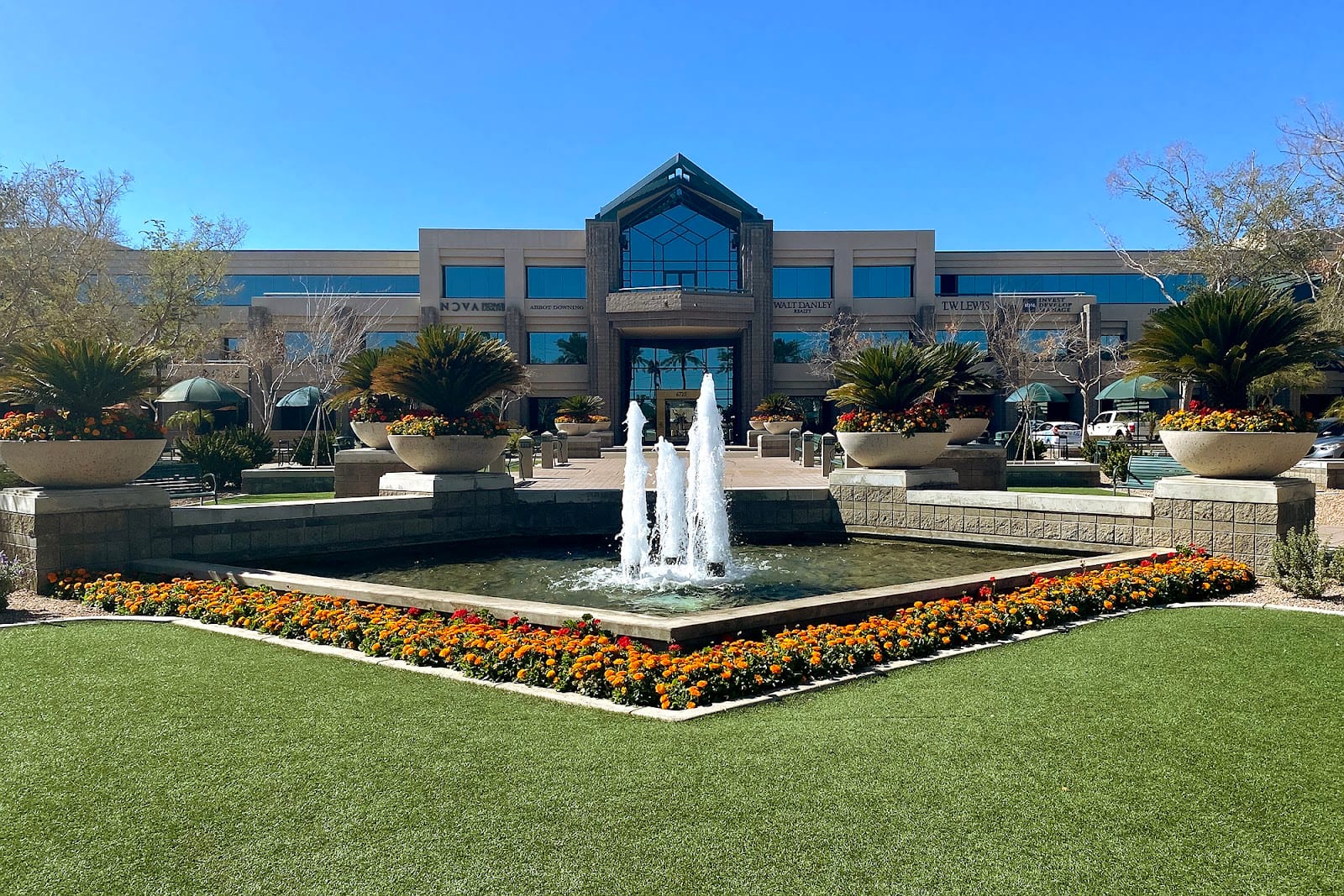 Local Luxury | Christie's International Real Estate, photo 2