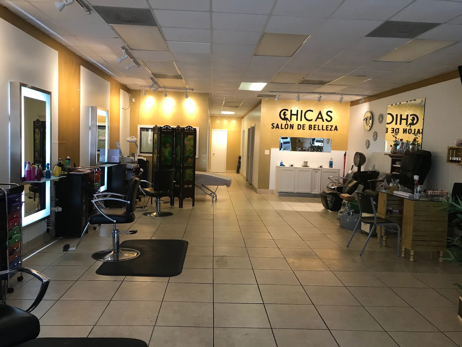 Chicas Salon de Belleza