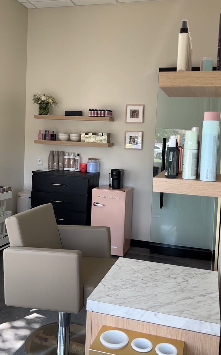 Studio 220 Salon