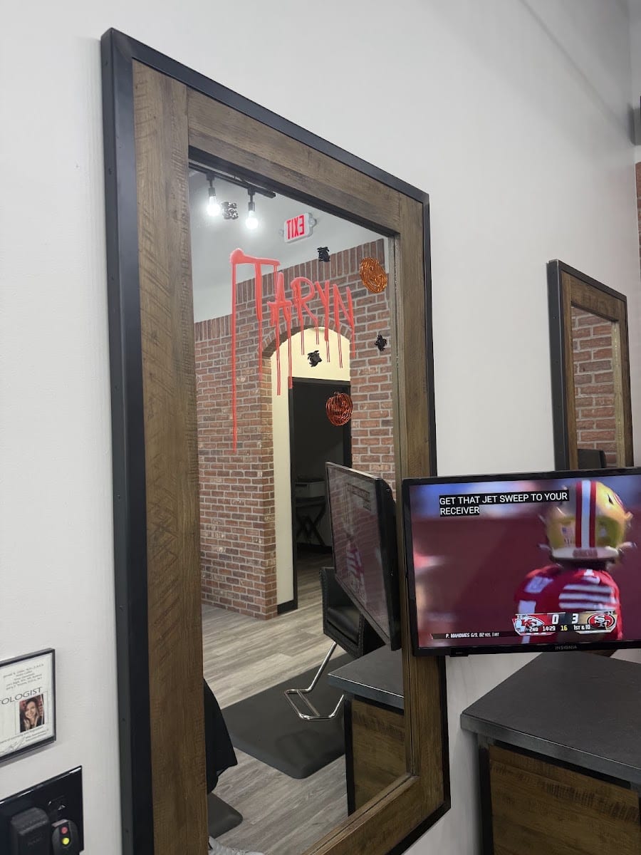 Knockouts Haircuts & Grooming Palm Valley RR - Barbershop, photo 3