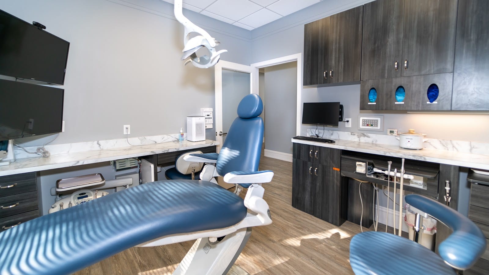 Bradley Shemluck, DDS Cosmetic and Restorative Dentist