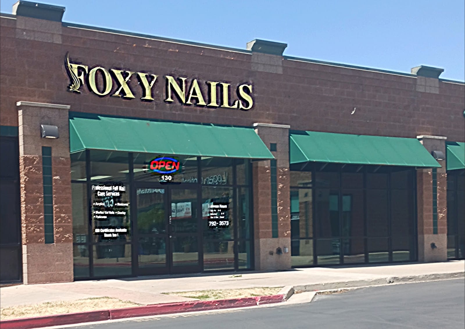 Foxy Nails, photo 3