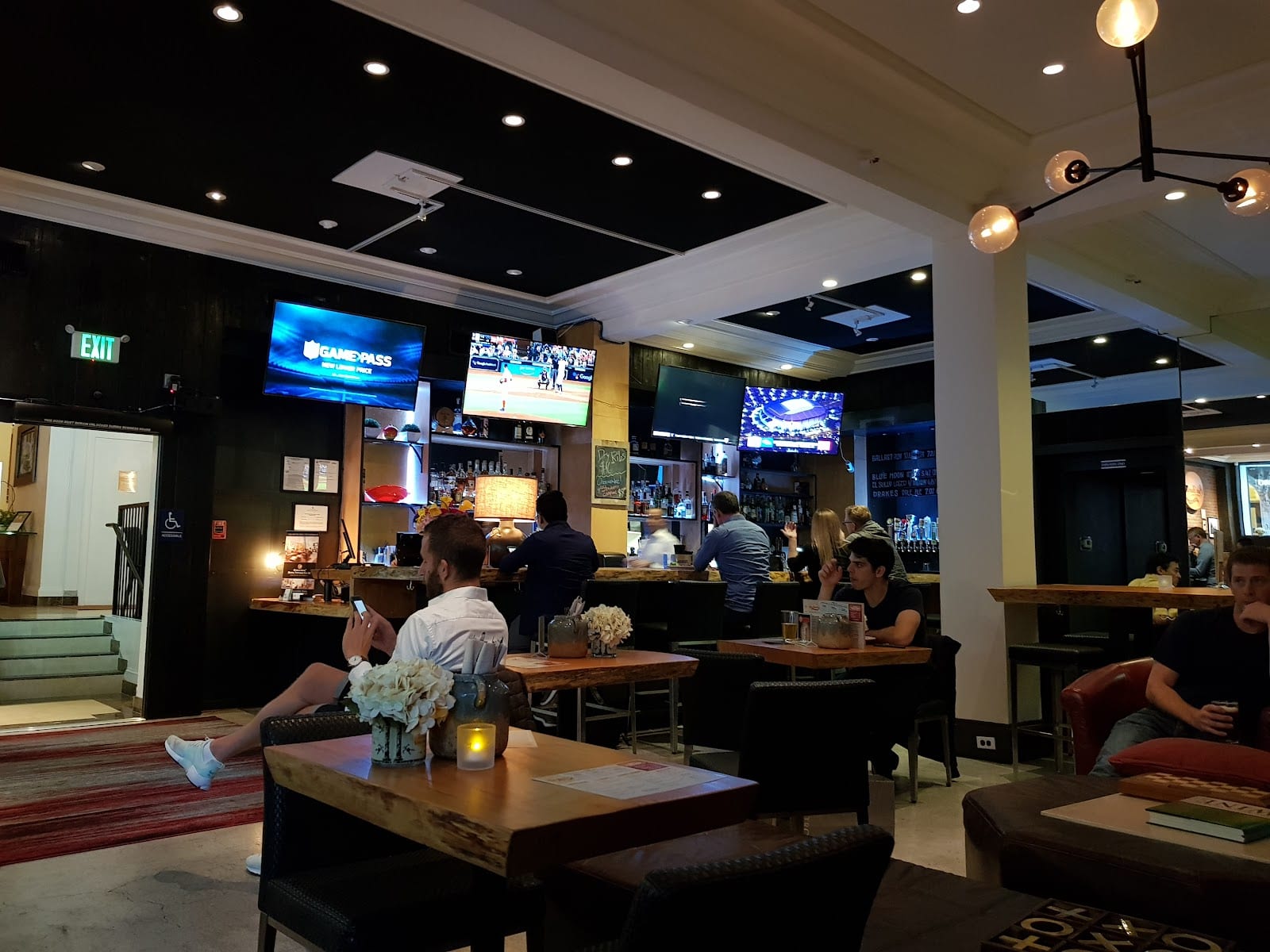 San Francisco Sports Grill & Bar, photo 2