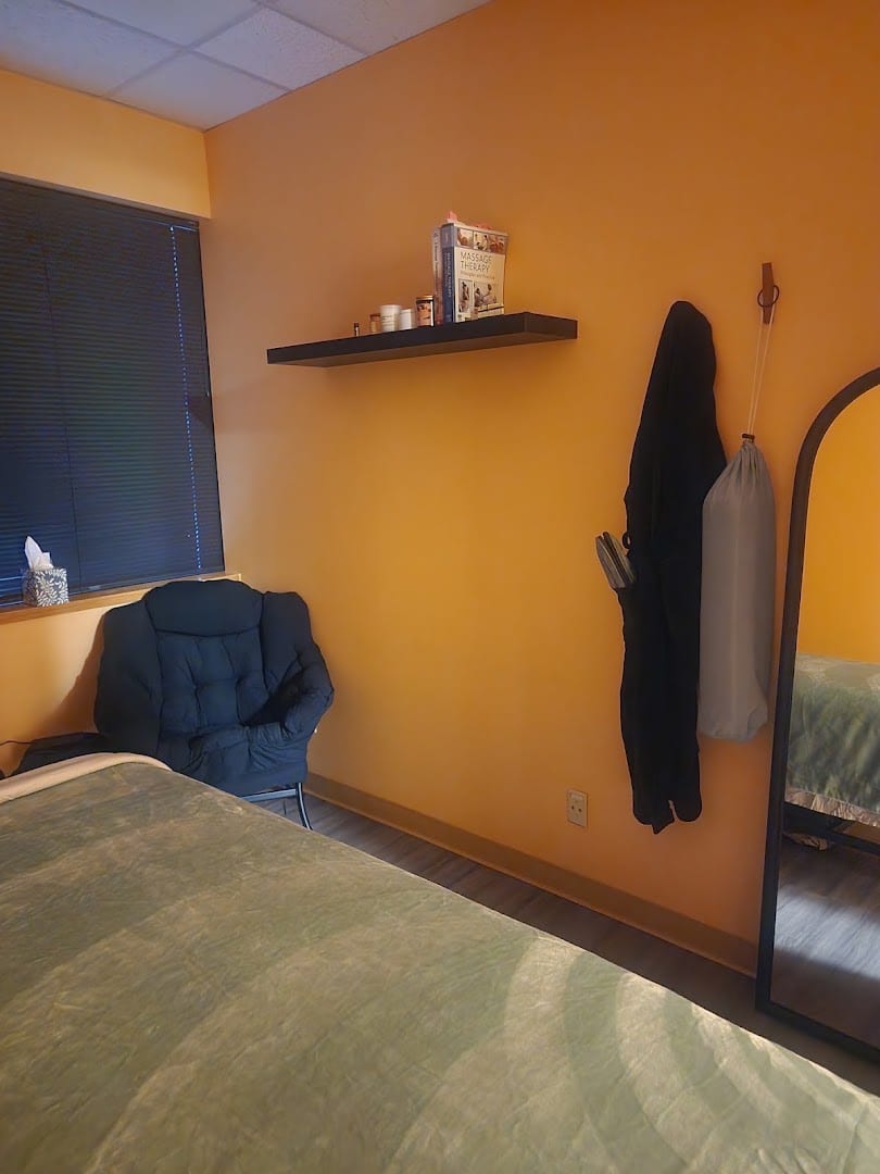 Soothing Sage Therapeutic Massage, photo 2