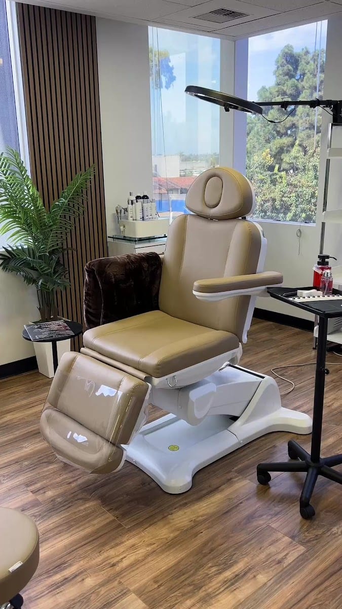 E&G Aesthetic Institute - Plastic Surgery & Med Spa Newport Beach, photo 3
