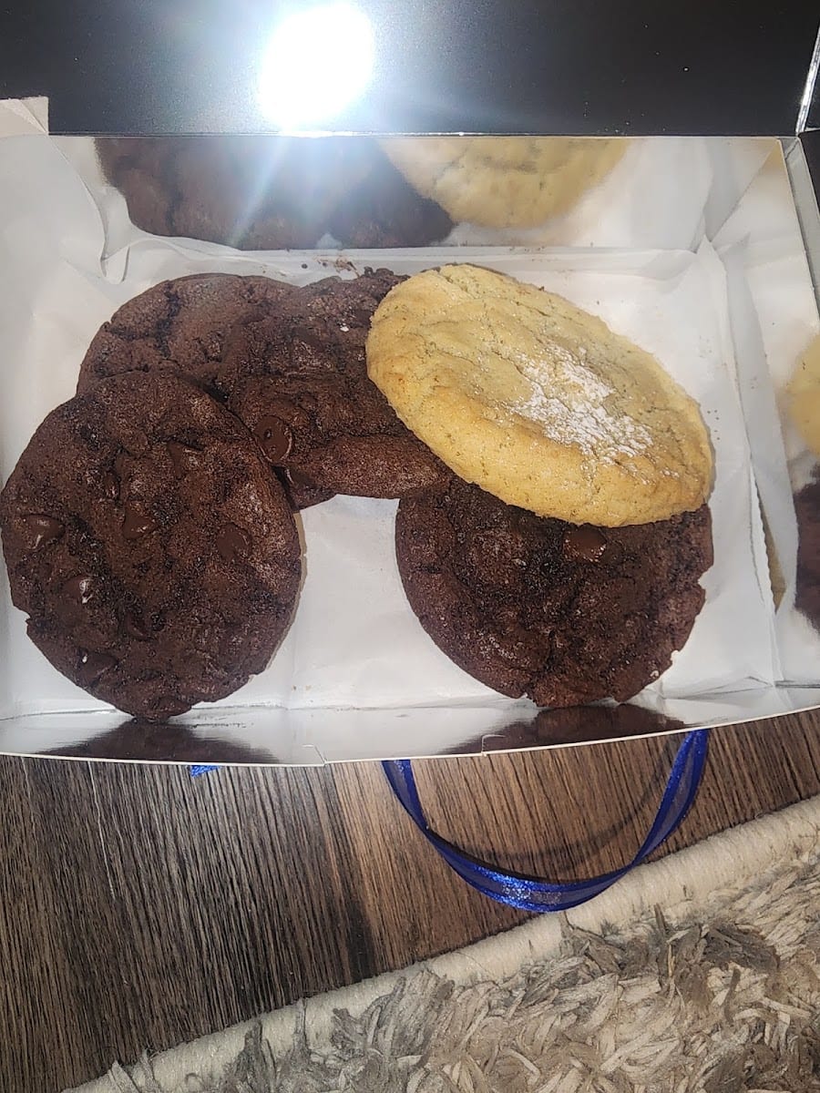 Tiff's Treats Cookie Delivery, photo 3