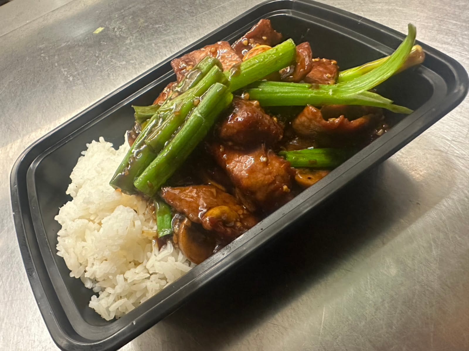 Wok 'N Roll Asian Fusion