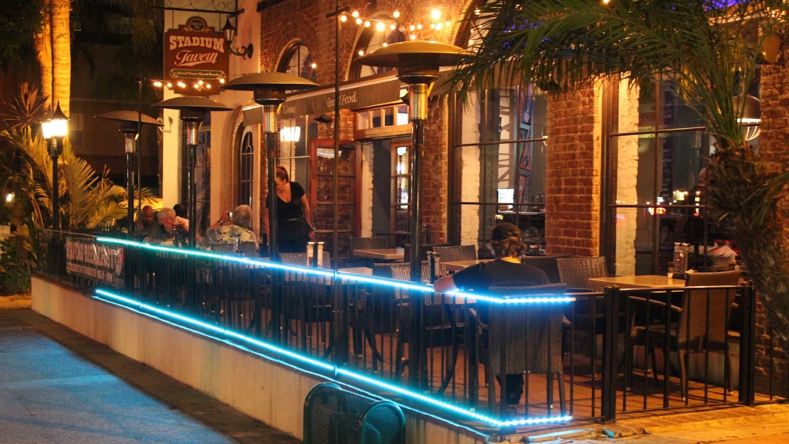 Fullerton Brew Co (formerly Stadium Tavern), photo 2
