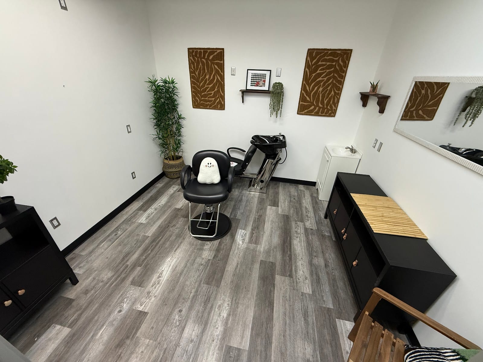 Sola Salons