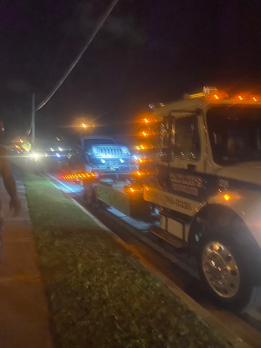 Taylors Towing