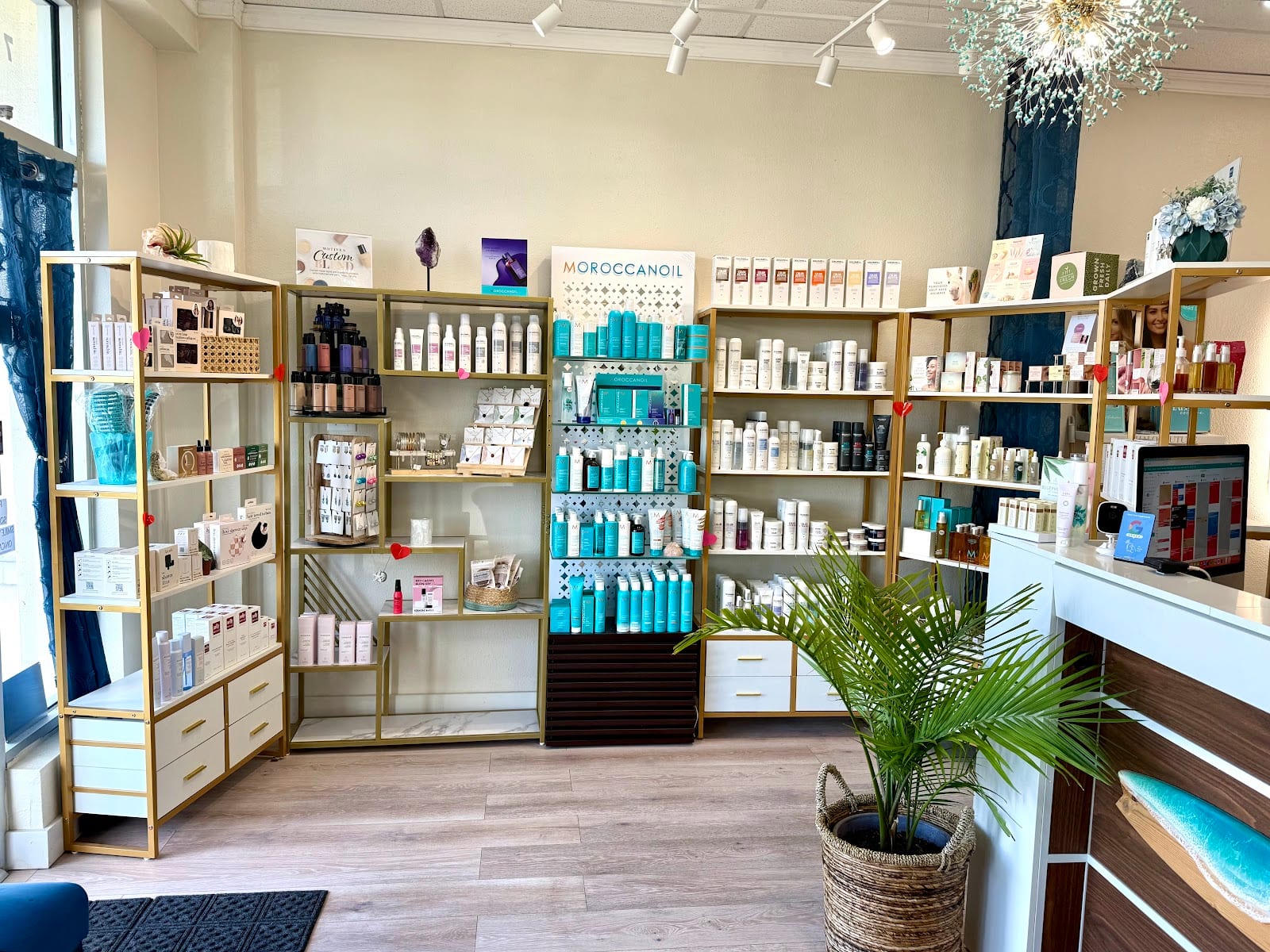 Salty Waves Salon, photo 2