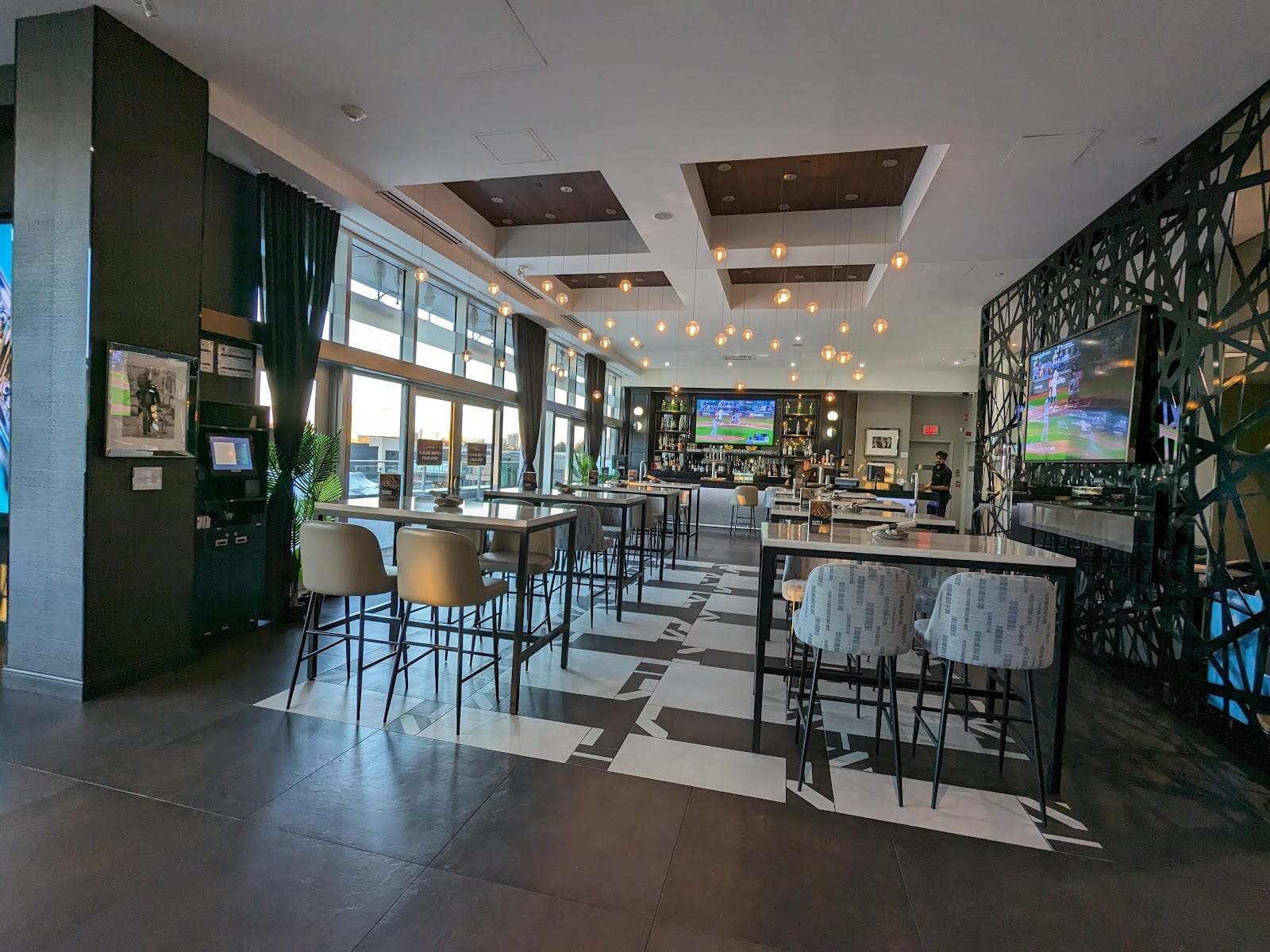 Cineplex VIP Cinemas Don Mills, photo 4