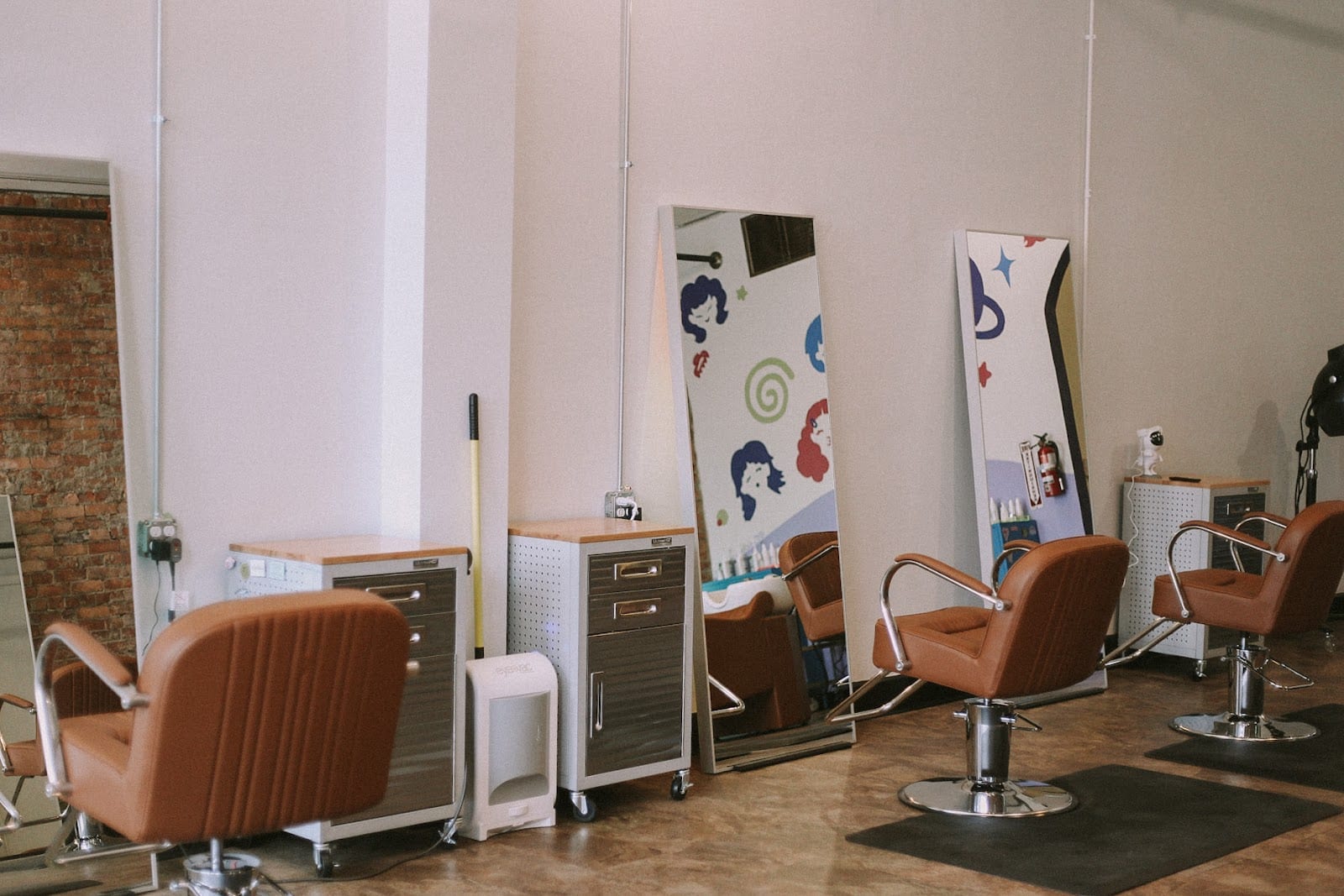 The Space Salon, photo 2