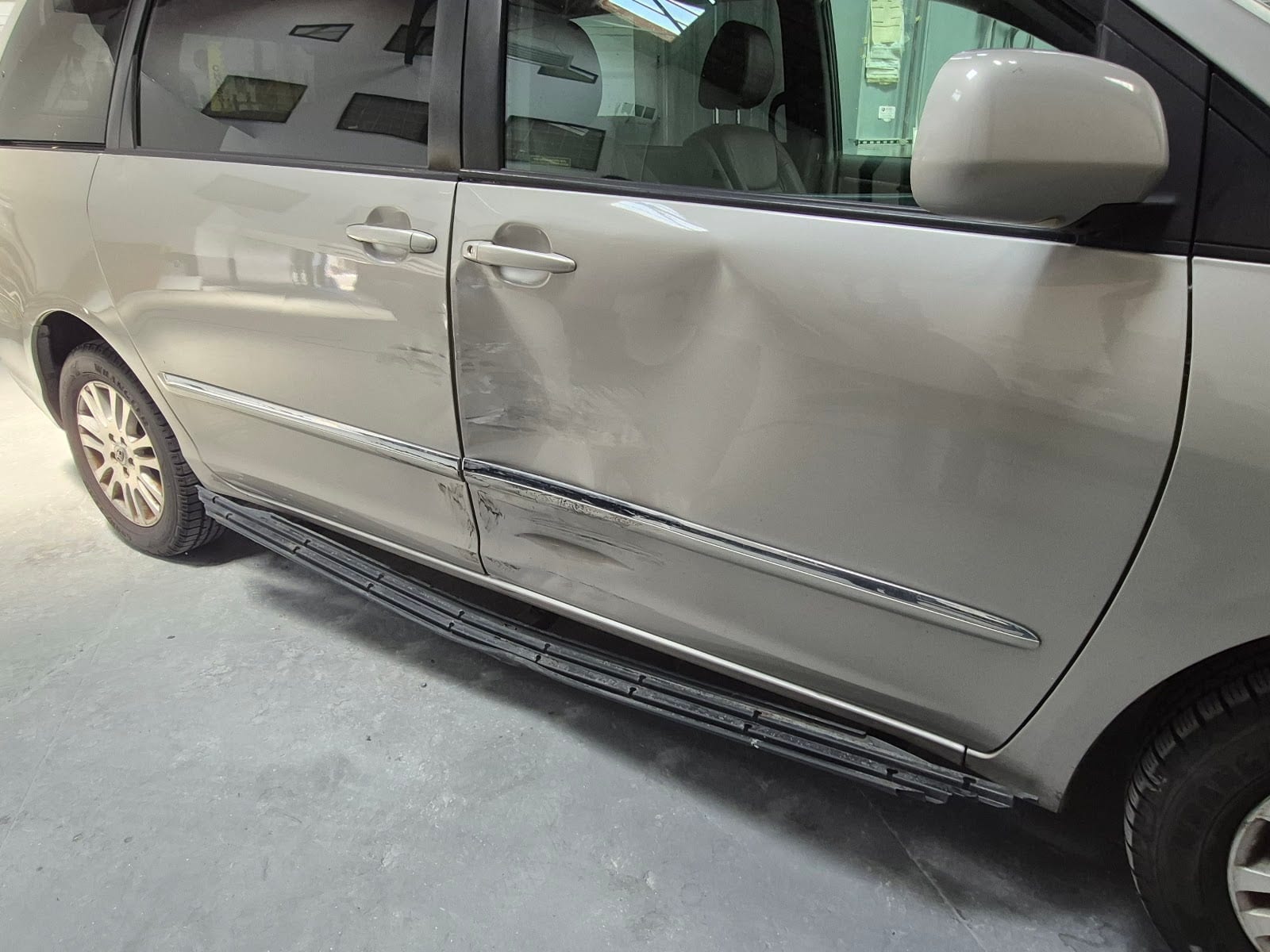 24-7 Auto Body SF Inc, photo 3