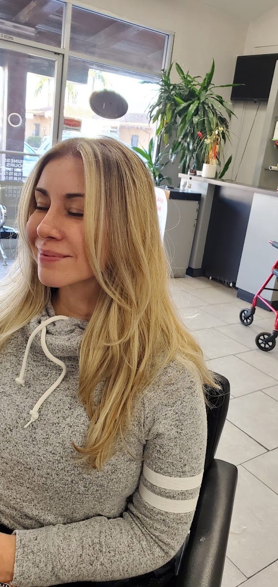 Orlando's Hair Studio, photo 3