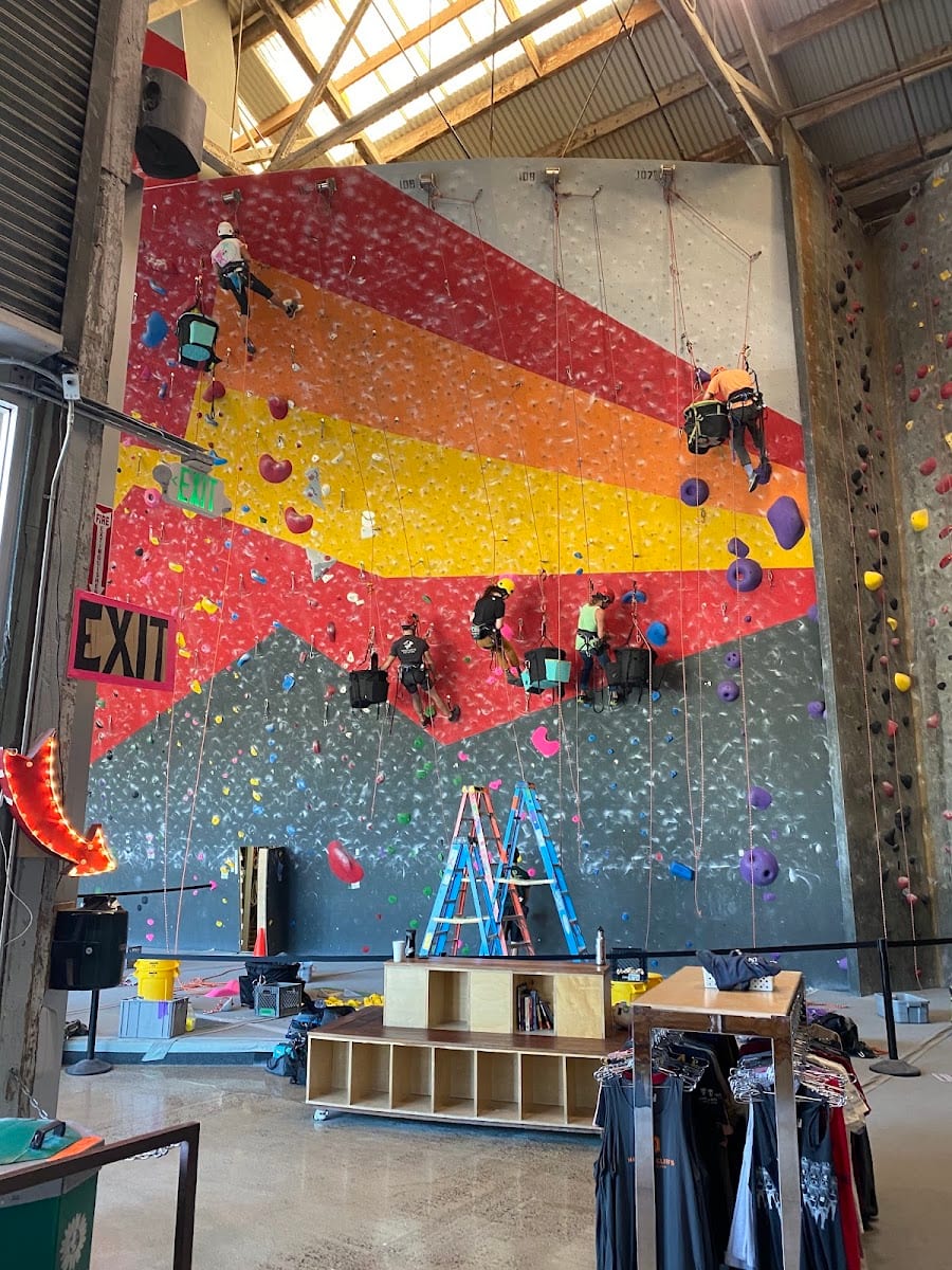 Mission Cliffs, photo 4