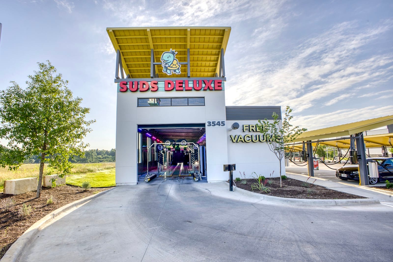 Suds Deluxe Car Wash, photo 2