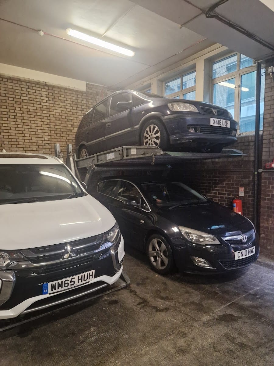 Parking Ambasada