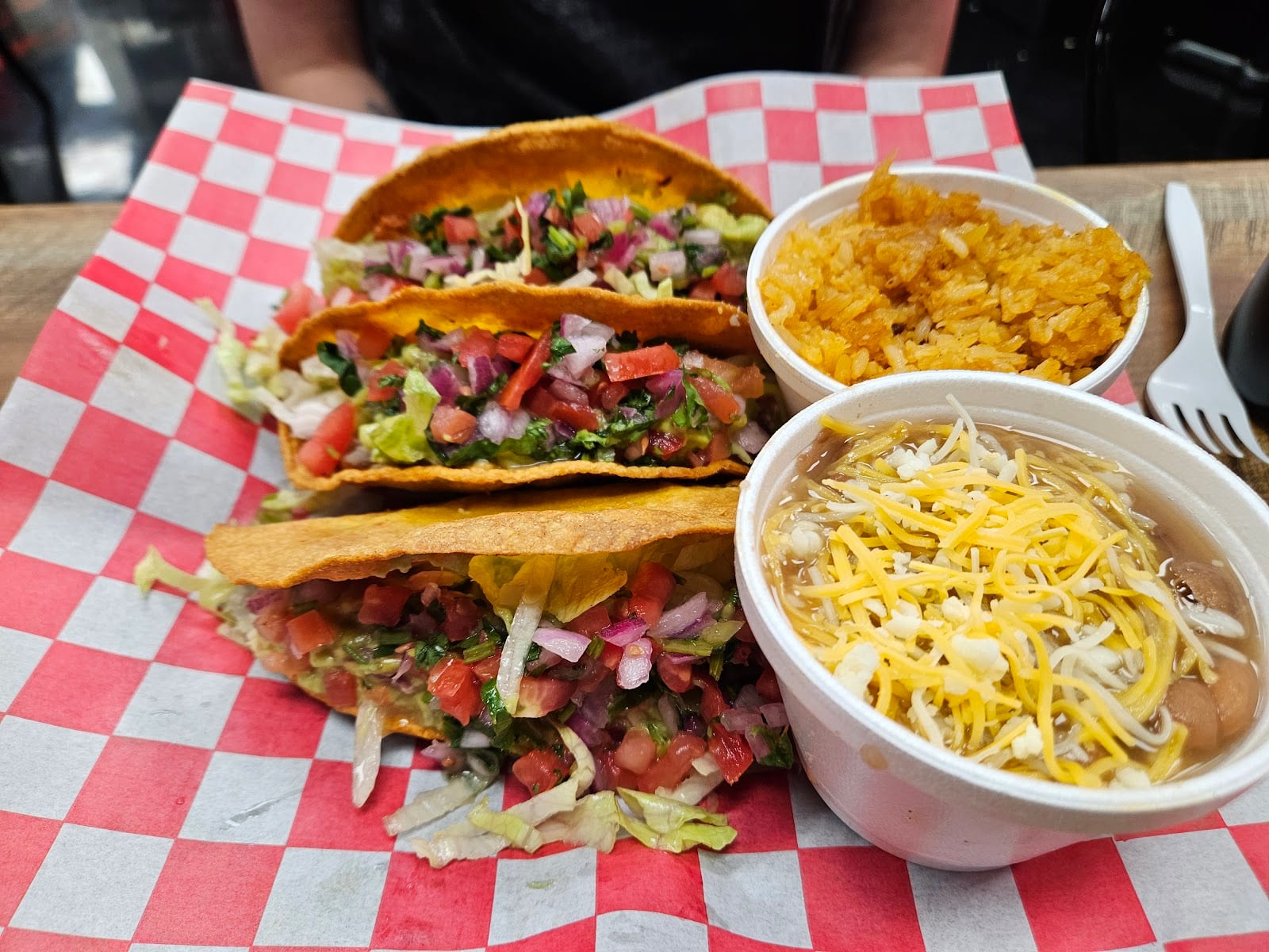 Tacos Los Barrios - RESTAURANT Buffalo & Cheyenne, photo 4