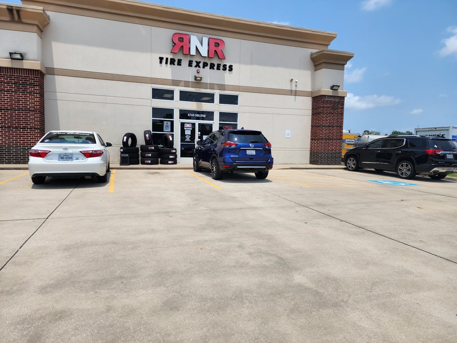 RNR Tire Express, photo 2