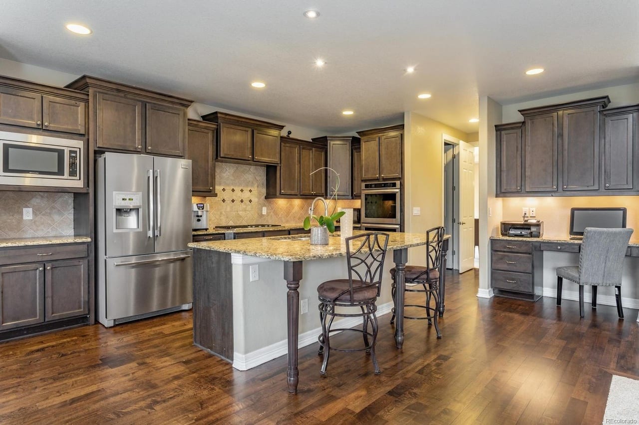 Toni Carl at ERA Realty Center, photo 3