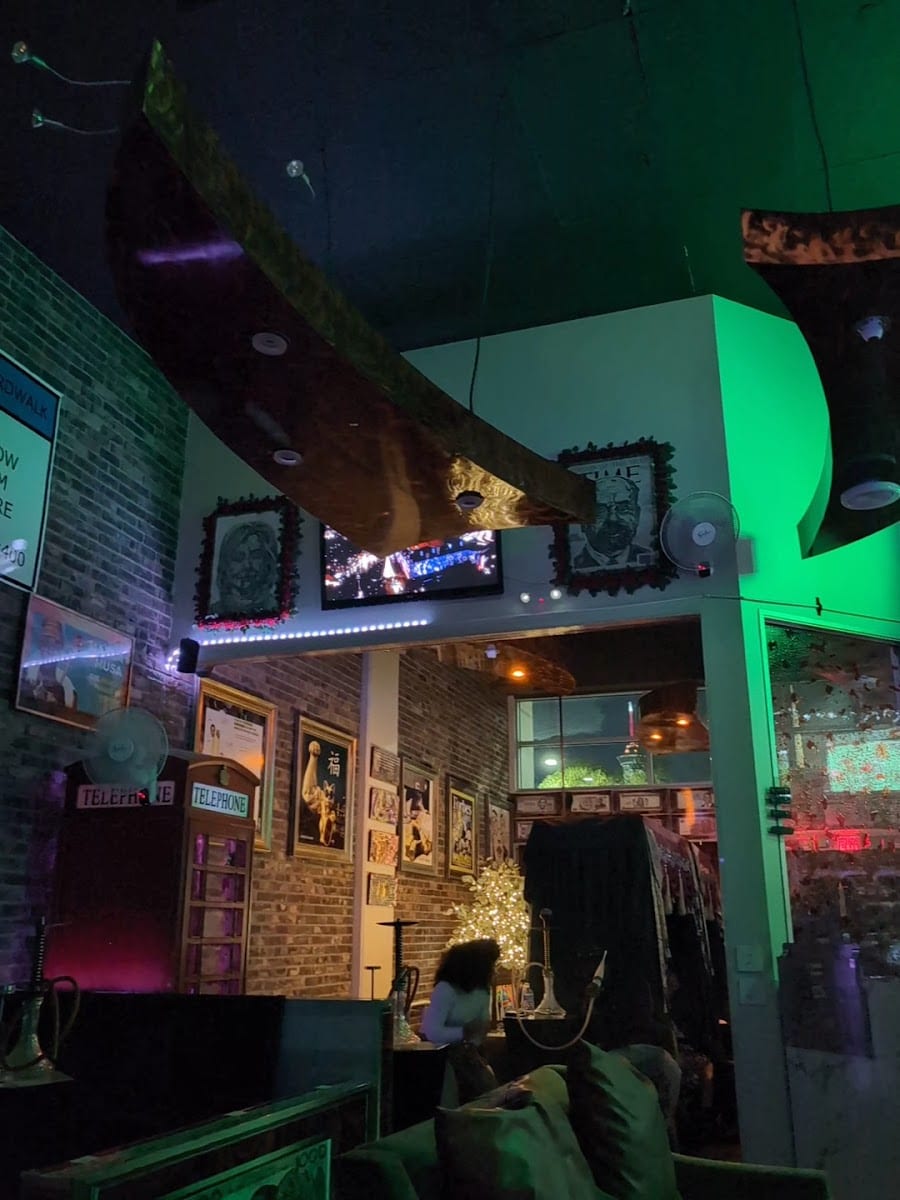 Foreign Exchange Lounge, photo 4