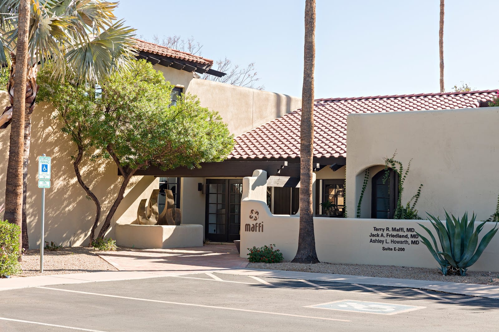 Ashley L. Howarth, MD Plastic Surgery