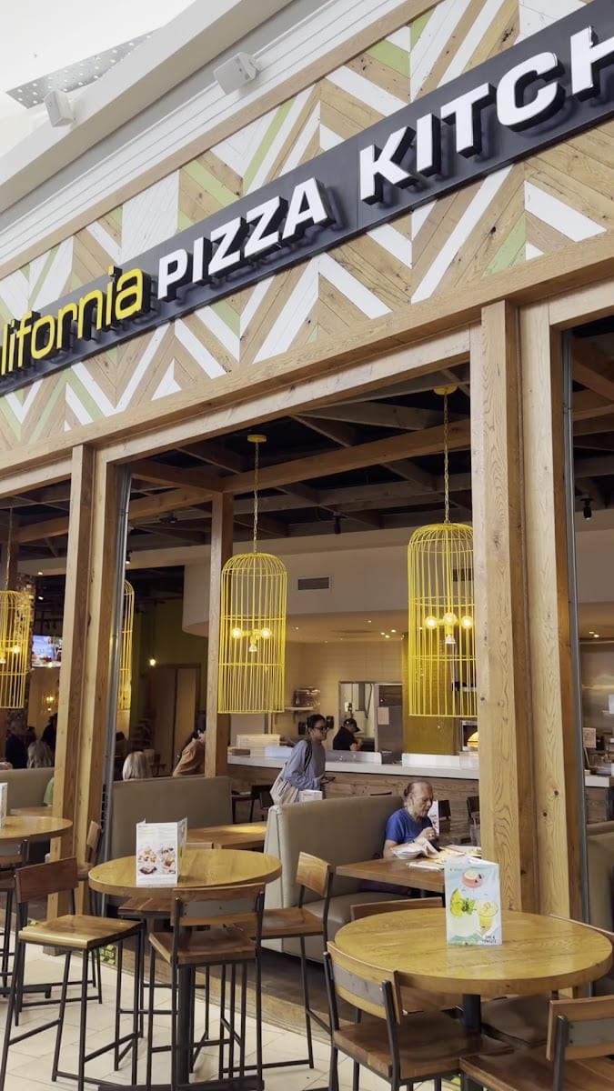 California Pizza Kitchen at Paramus, photo 2