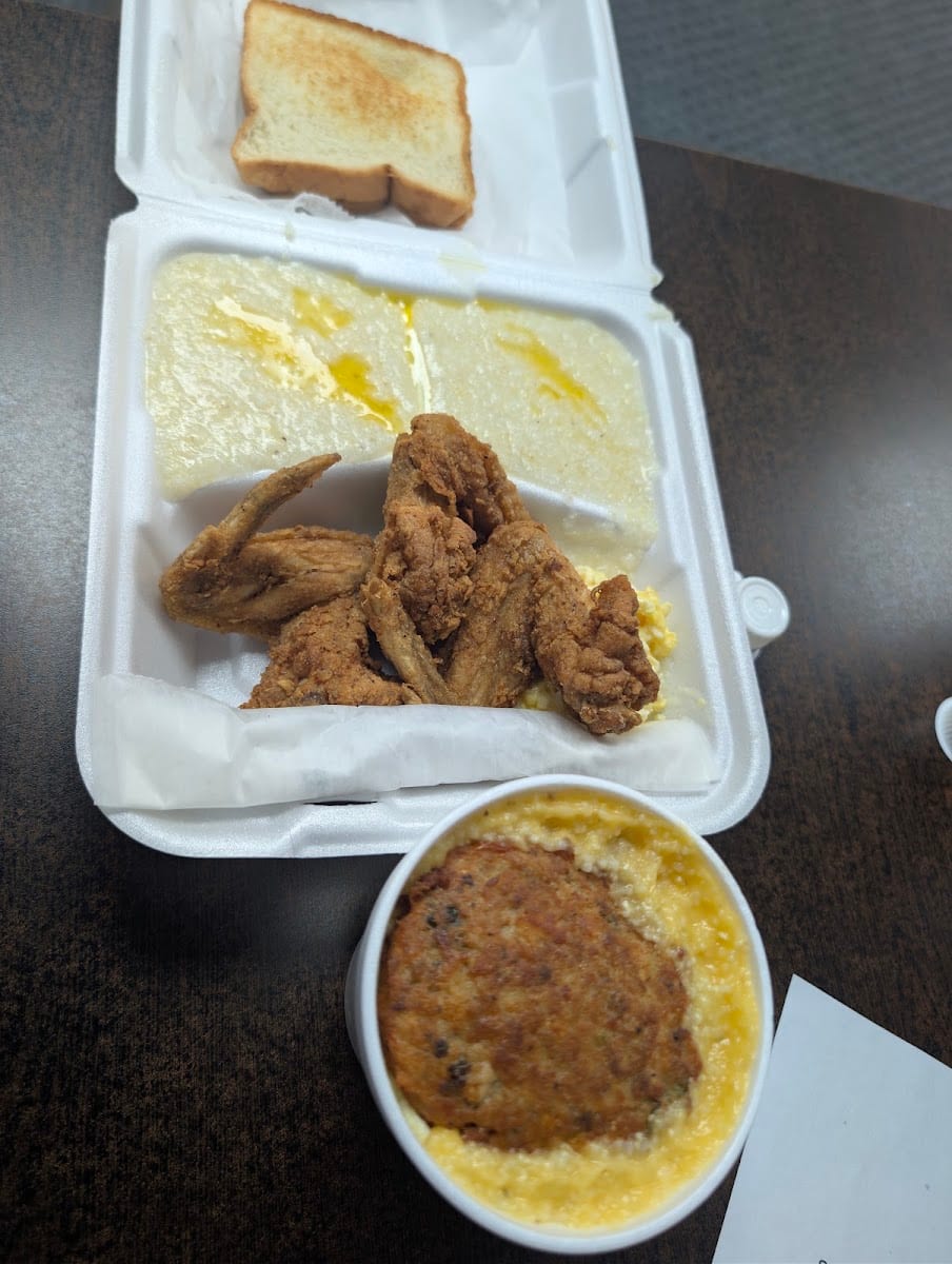 Cozy Brown's Kitchen | Soul Food, photo 4