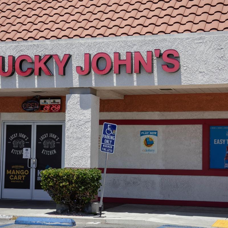 Lucky Johns Kitchen and Cocktails