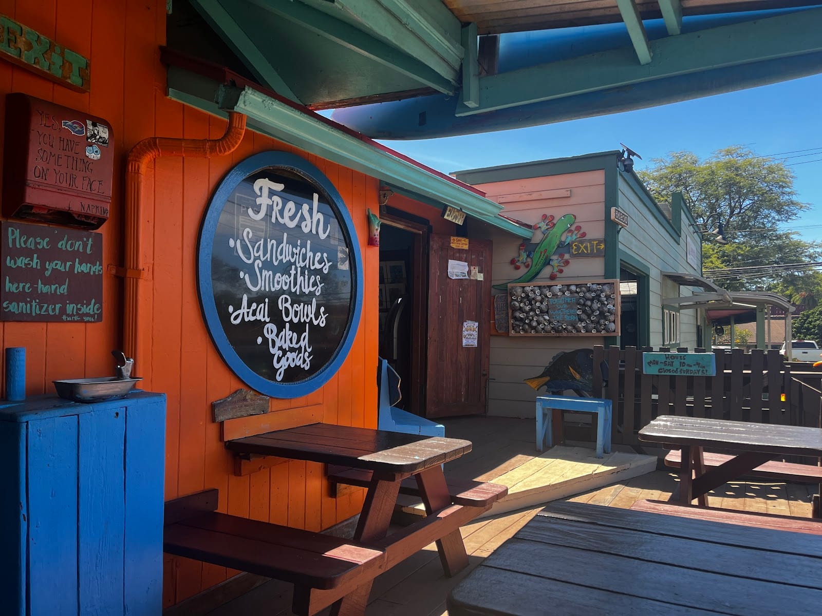 Waialua Bakery & Juice Bar