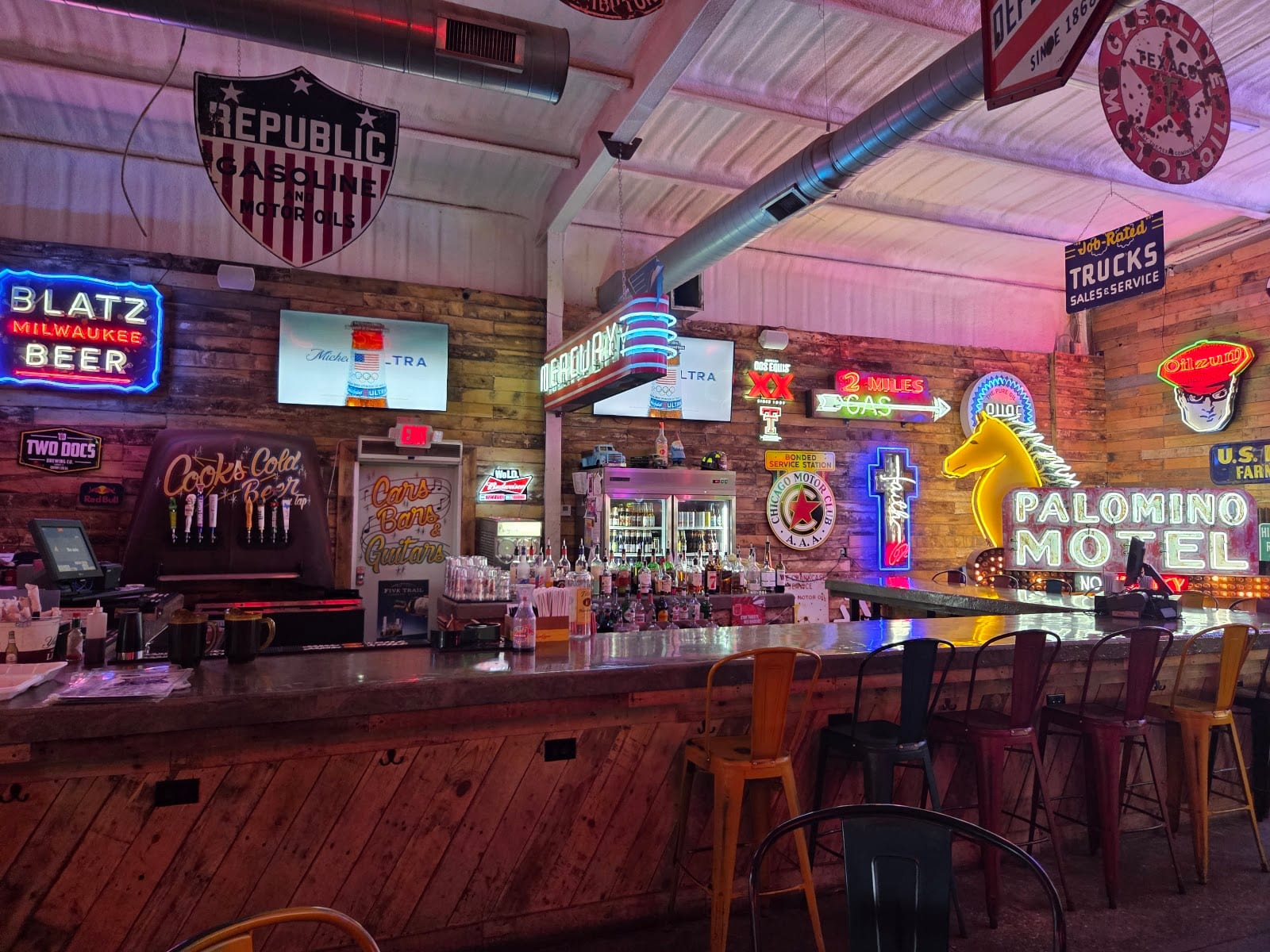 Cooks Garage, photo 4
