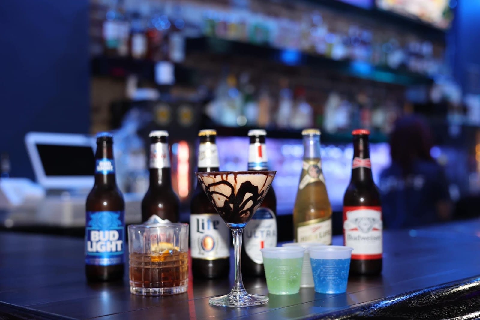 Bar IX / Bar Nine