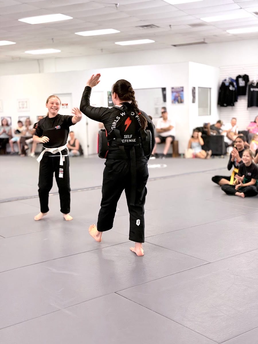 Girls Who Fight, photo 4