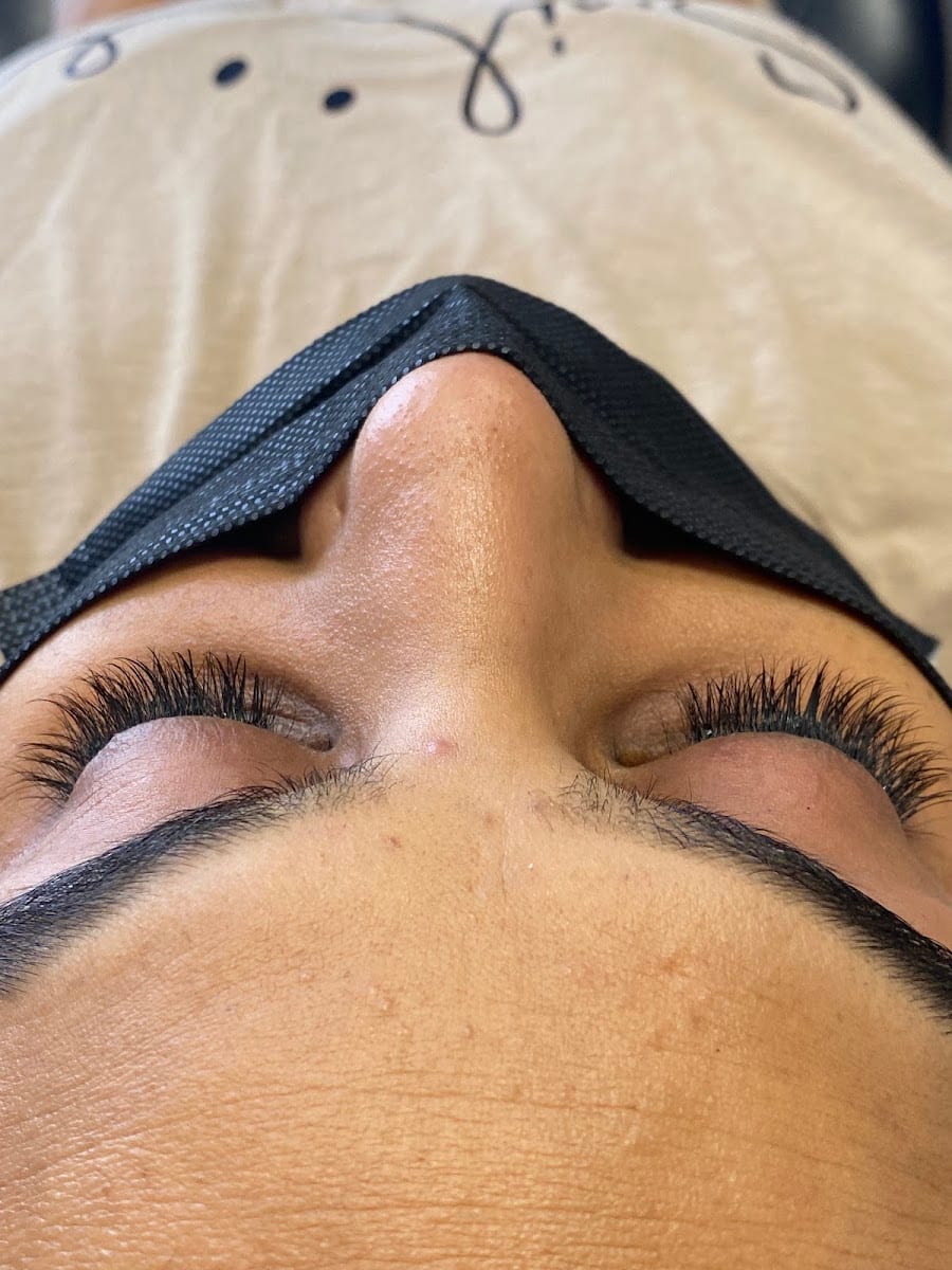 Threading Beauty, photo 2