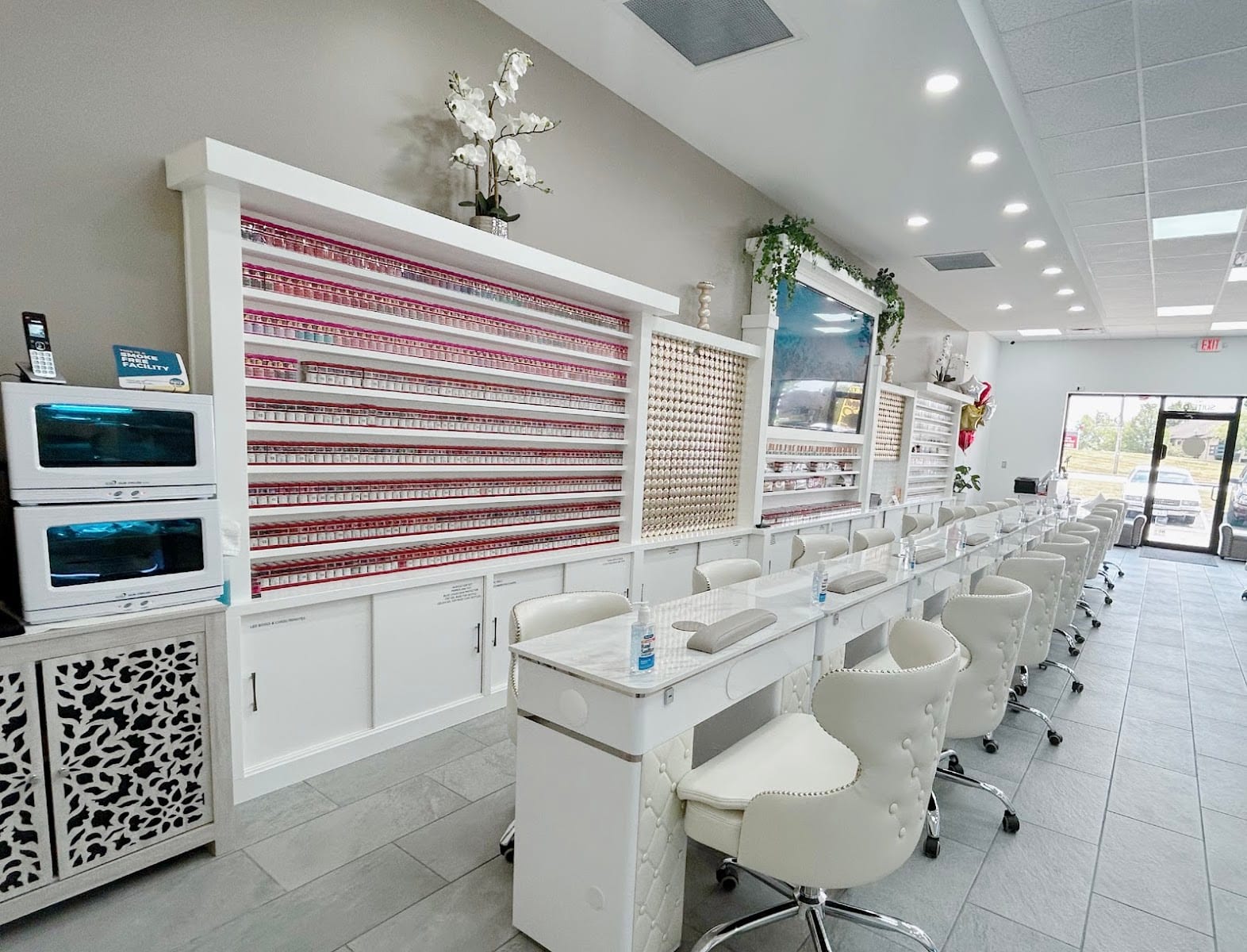 Divine Nails