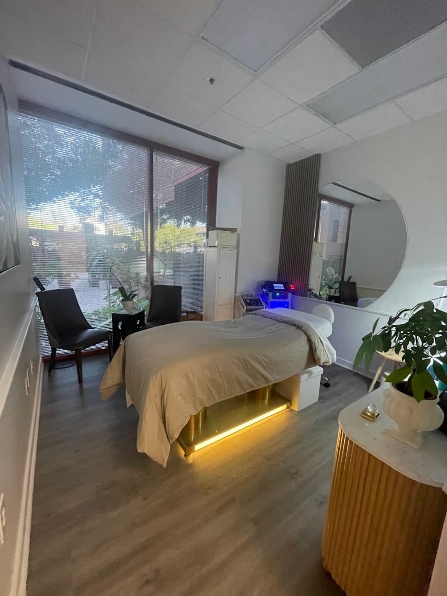 Mirka Method Facial & Massage
