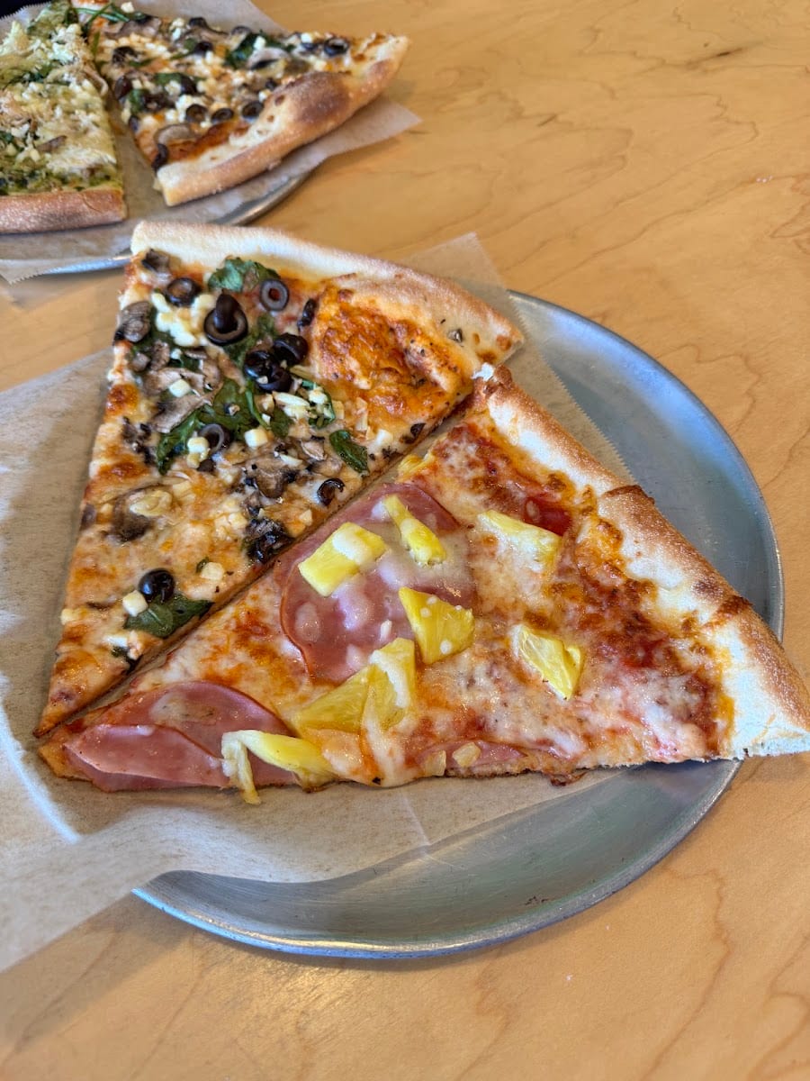 Vics Pizzeria, photo 4