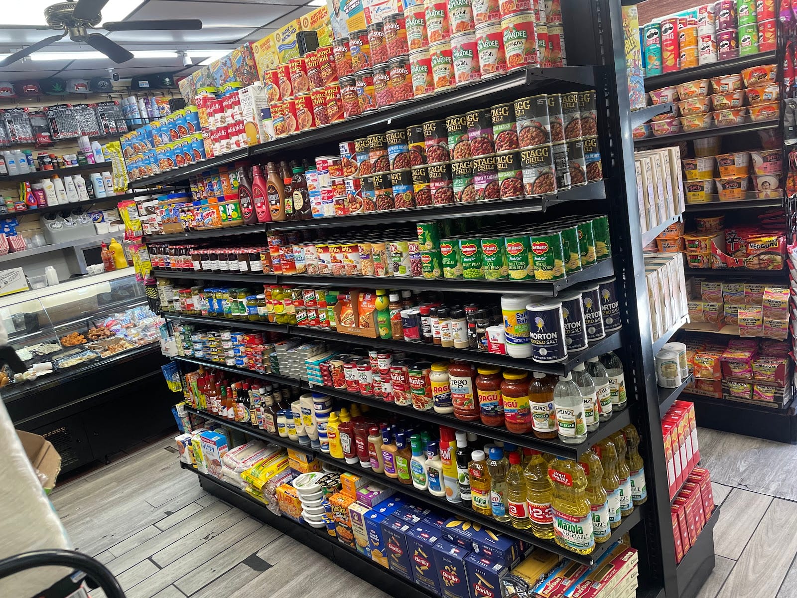 Deena's Market/Deli and Smoke Shop