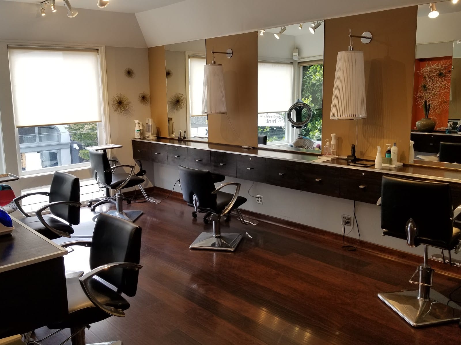 J Hair Studio