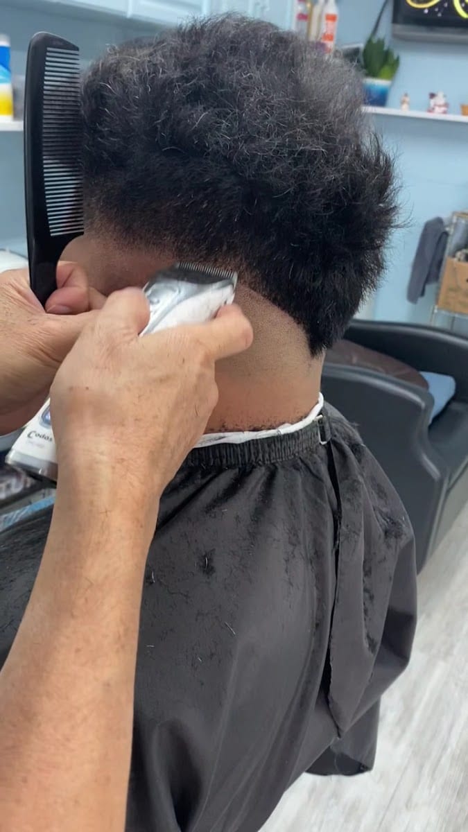 D & L Hair Salon Barber Shop, photo 3