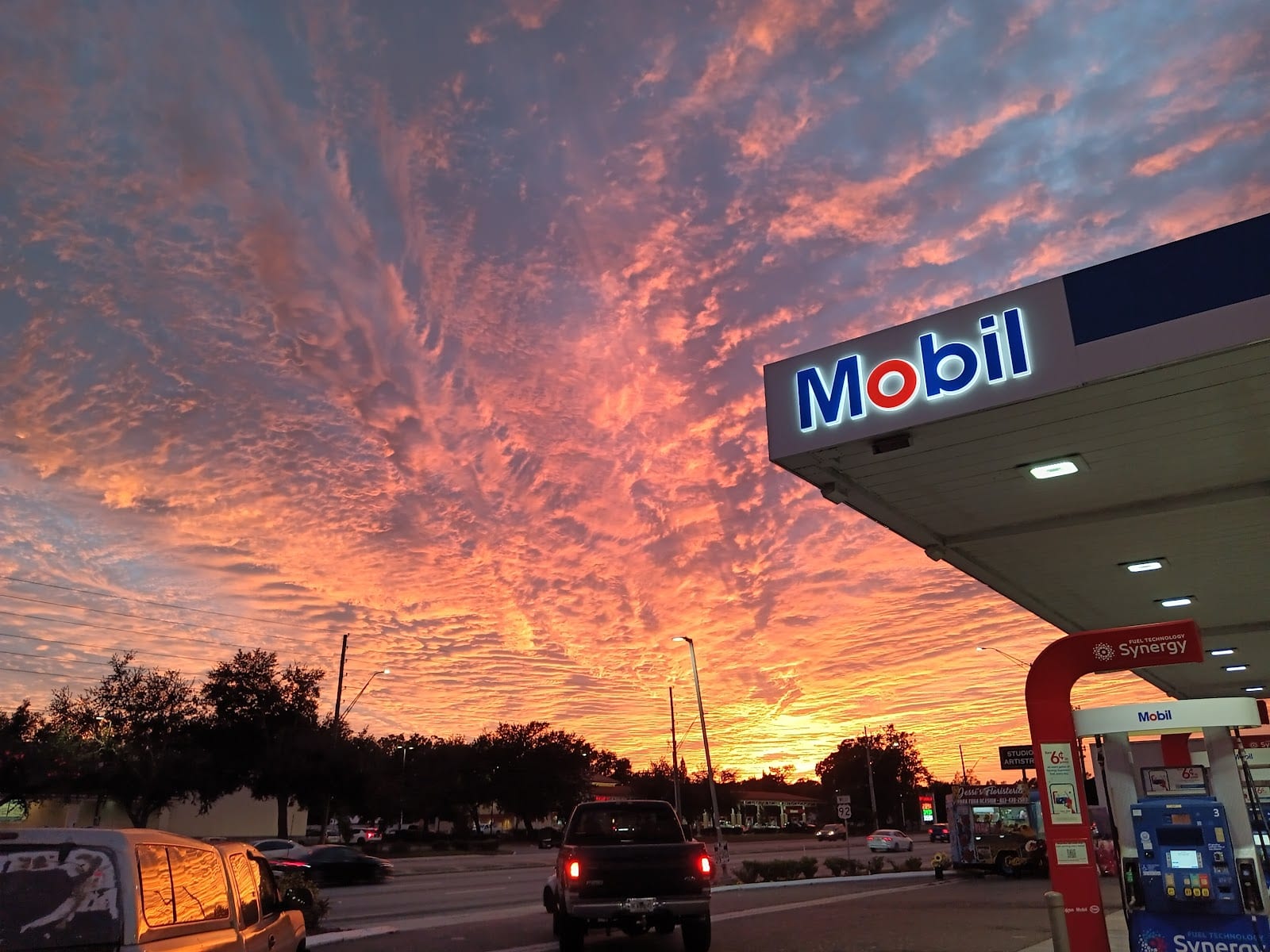 Mobil, photo 2