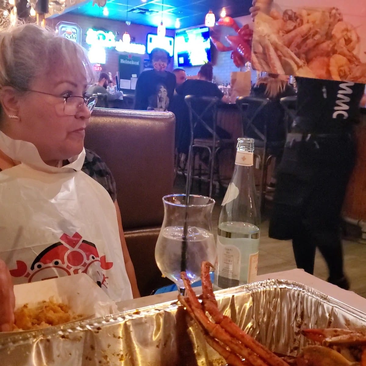Mr. & Mrs. Crab Juicy Seafood & Bar - Fowler, photo 3