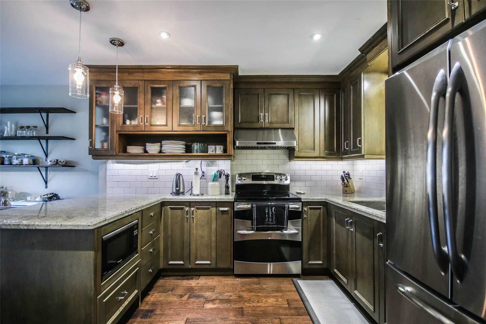 Larissa Guan, Real Estate Broker, photo 4