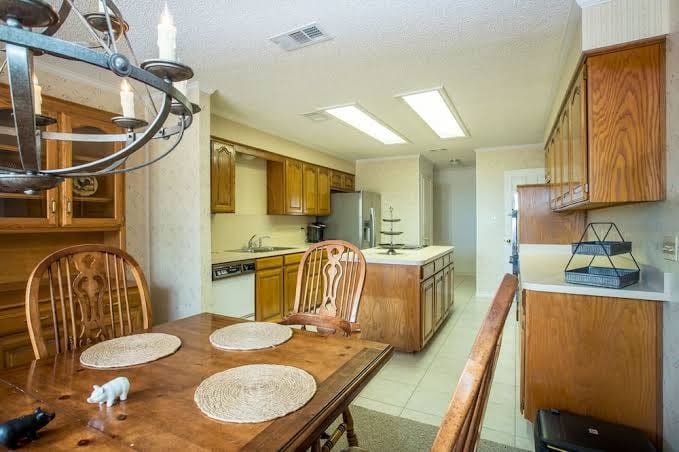 4 Bedroom Farmhouse XXII Event Venue 117 Acres, photo 2