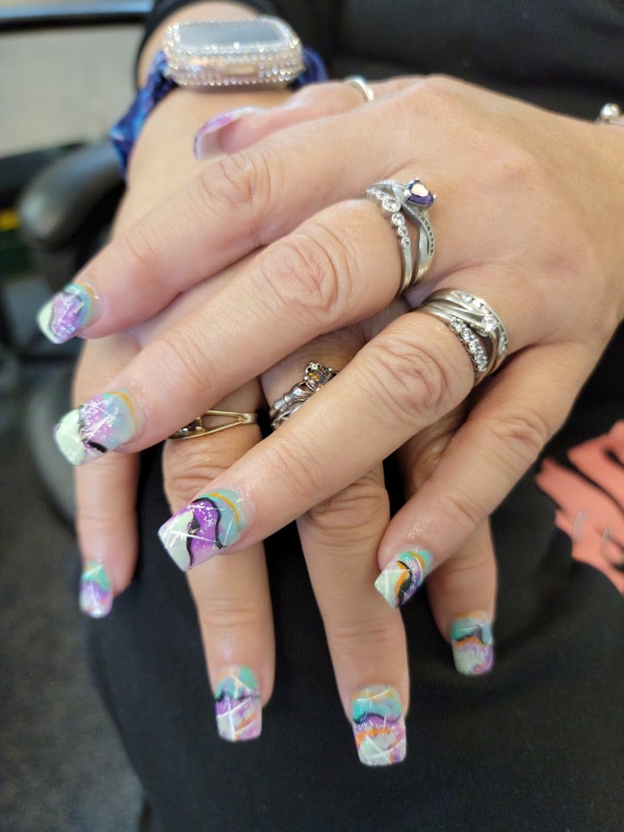 L A NAILS