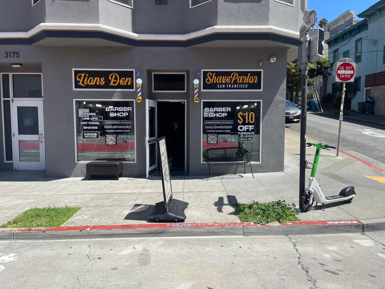 Lion's Den Shave Parlor - San Francisco, photo 2